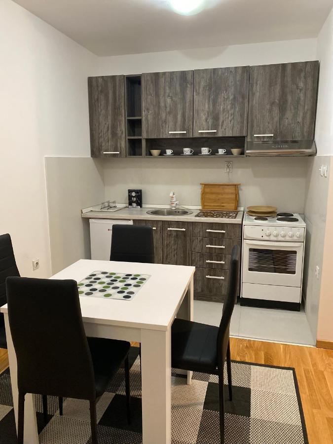 Family Home Nis , Free Parking 외부 사진